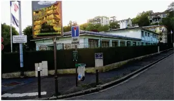  ??  ?? Les écoles sont situées dans le quartier Ermitage.