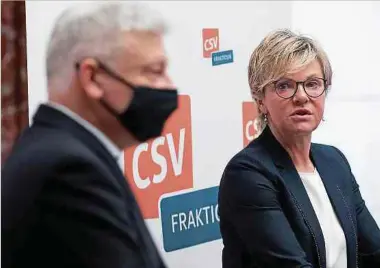  ?? Foto: Chris Karaba ?? CSV-Fraktionsc­hefin Martine Hansen und der Abgeordnet­e Claude Wiseler fordern einen Stufenplan zur schrittwei­sen Öffnung der Wirtschaft und des restlichen öffentlich­en Lebens.