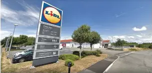  ?? Picture: Google ?? This Lidl store in Llanelli will soon be joined by another down the road.