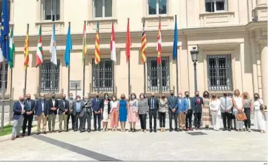  ?? EP ?? Delegación que acudió a Madrid a la declaració­n de Sierra de las Nieves como parque nacional.