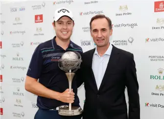  ?? Portugal Masters Champion Steven Brown and from Filipe Silva from Turismo de Portugal, PHOTO : LUKE WALKER FROM GETTY IMAGES ??