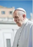  ?? Foto: dpa ?? Papst Franziskus: Entlassung­en von Tä tern rückgängig gemacht.