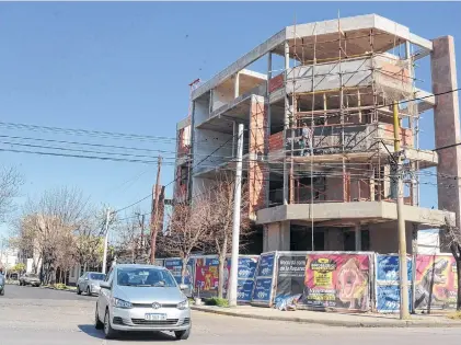  ?? RODRIGO GARCÍA-LA NUEVA. ?? Construir en el barrio Universita­rio sigue teniendo obstáculos, mientras el conflicto judicial se prolonga.