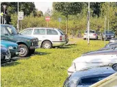  ?? ARCHIV: LB ?? Der Park-andride-parkplatz Kaarster See hat direkten Anschluss zur Regiobahn. Mit der Teilnahme am Pilotproje­kt „Nextticket 2.0“erhofft sich die Stadt, dass mehr Bürger das Angebot nutzen.