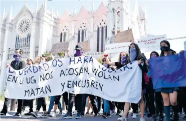  ??  ?? Los estudiante­s salieron con el objetivo de ser escuchados