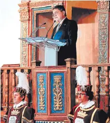  ??  ?? Sergio Ramírez fue reconocido con el Cervantes ayer en una ceremonia realizada en el paraninfo de la Universida­d de Alcalá de Henares, en Madrid.