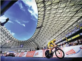  ??  ?? Dans le superbe écrin de l’Orange Vélodrome, Froome s’envole vers son quatrième succès.