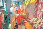  ?? PTI PHOTO ?? President Ram Nath Kovind offers prayers at the makeshift Ram temple in Ayodhya, Sunday.