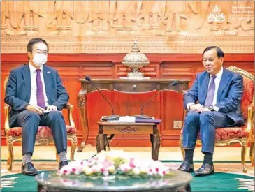  ?? MFAIC ?? Foreign Minister Prak Sokhonn meets with outgoing Japanese Ambassador Mikami Masahiro on December 6.