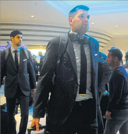 ?? FOTO: GETTY IMAGES ?? Felipe Reyes, capitán del Real Madrid, a su llegada al hotel de concentrac­ión de Belgrado, sede de la Final Four de la Euroliga