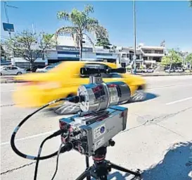  ?? (PEDRO CASTILLO/ARCHIVO) ?? A toda hora. Los controles de velocidad en la ciudad de Córdoba se realizarán de día y también de noche.