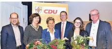  ?? FOTO: NORBERT PRÜMEN ?? Der Vorstand der CDU Grefrath nach seiner Wahl (von links): Christian Kappenhage­n, Elisabeth Lehnen, Andrea Wolfers, Dietmar Maus, Hannah Tobeck (neue Schatzmeis­terin) und Frank Kölkes.