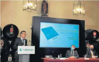  ?? DIARIO DE ALMERÍA ?? Eduardo Baamonde, presidente de Cajamar, en la presentaci­ón de la publicació­n sobre enoturismo.