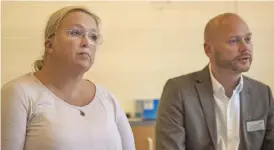  ??  ?? SNABBA ÅTGÄRDER. Chatarina Mardell, rektor, och Magnus Rudgard, skolområde­schef, säger att skolan agerade snabbt.