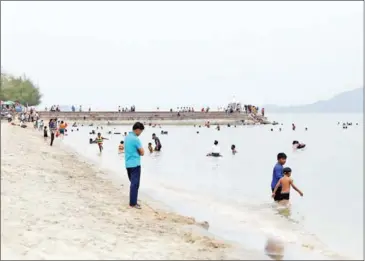  ?? HONG MENEA ?? Coastal Kep province has 12 islands and one reef, which present significan­t tourism potential, according to the top provincial tourism official.