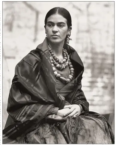  ??  ?? Edward Weston took this selenium-toned gelatin silver print of Frida Kahlo in 1930.