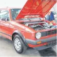  ?? ?? Ein erfüllbare­r Traum, der Klassiker: VW Golf GTI, Baujahr 1982, mit 110 PS, für 13.950 Euro.