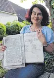  ?? FOTO: SCHOLZ ?? Brigitte Burghardt mitsamt Bibel.