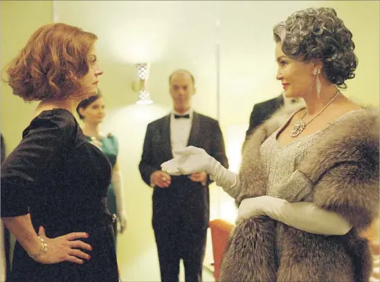  ?? Suzanne Tenner FX ?? BETTE DAVIS (Susan Sarandon, left) crosses paths with fellow silver-screen legend Joan Crawford (Jessica Lange) in FX’s new drama series “Feud.”