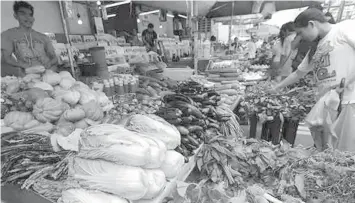  ??  ?? DA 7 said that although it is usual for vegetable prices to go up from December to January due to high demand, they noted that the increase of vegetable prices are a bit higher this time due to the recent typhoons that hit the Visayas and Mindanao...