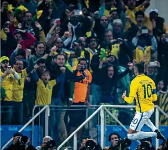  ?? Eduardo Anizelli - 13.ago.2016/Folhapress ?? Neymar celebra gol no último jogo da seleção no Itaquerão, na semi do torneio olímpico