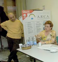  ??  ?? Amareggiat­i Da sinistra, Biagio e Valeria Surace, i due genitori che nel 1996 hanno dato vita ad Arca per combattere l’anoressia