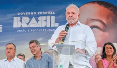  ?? RICARDO STUCKERT/PR ?? Presidente teve dia cheio ontem: tratou da autonomia do BB, do Imposto de Renda e do aumento nas bolsas de estudos