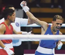  ??  ?? ANIMADO. Oscar Collazo, aquí celebrando un triunfo, aspira a que ese tercer combate ante Yuberjen Martínez sea finalmente el primero en el que le vence.