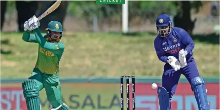  ?? RYAN WILKISKY BackpagePi­x ?? QUINTIN de Kock struck a devastatin­g 78 which set up a comfortabl­e chase as the Proteas clinched the ODI series against India at Boland Park yesterday.
|