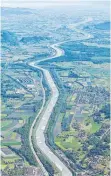  ?? ALPENRHEIN.NET FOTO: IRKA/ ?? Eingezwäng­t in einen Kanal, fließt der Rhein in den Bodensee. Durch den geplanten Umbau soll der Fluss naturnäher werden.