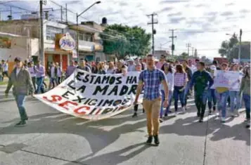  ?? |HÉCTOR ESCAMILLA ?? La movilizaci­ón provocó conflictos viales en todo el primer cuadro de la ciudad por espacio de casi dos horas.