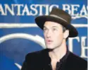  ??  ?? DUMBELDORE: Jude Law semasa tayangan perdana British filem ‘Fantastic Beasts: The Crimes of Grindelwal­d’ di London pada 13 November lepas. — Gambar Reuters