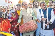  ??  ?? ■ Madhya Pradesh CM Shivraj Singh Chouhan (centre) takes part in BJP’s Narmada Seva Yatra, which covered 15 districts. HT FILE