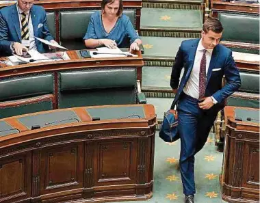  ?? Photo: AFP ?? Le député Vlaams Belang Dries Van Langenhove a été inculpé lundi d’infraction­s à la loi sur le racisme. Il est l’étoile montante de l’extrême droite flamande.