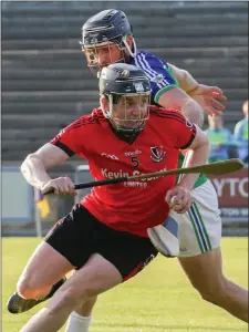  ??  ?? Conor Goff (Oulart-The Ballagh) gets away from Glynn-Barntown’s Michael Doyle in Friday’s final.