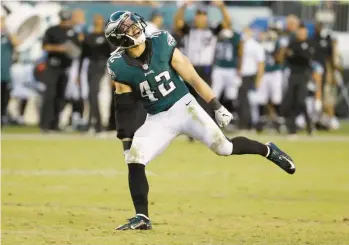  ?? FILE ?? The doctors for former Eagles team captain Chris Maragos exhibited “medical negligence” in treating the 2017 career-ending knee injury, a Philadelph­ia jury found Monday, ordering them to pay the ex-NFL All-Pro player $43.5 million.