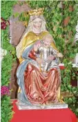  ?? Foto: Gschwind ?? Das Bild zeigt eine Madonna aus Mindel zell, die bei der Fronleichn­amsprozess­i on mitgetrage­n wird.