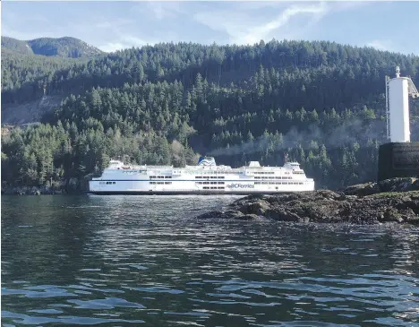  ?? LARRY PYNN ?? The Queen of Surrey departs Horseshoe Bay for Langdale on the Sunshine Coast. Long waits have hit the Sunshine Coast’s ferry service.