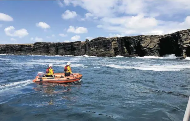  ??  ?? RESPONSE: Orkney’s lifeboat crew en route to the Yesnaby area after receiving reports of a person falling into the water from the cliff top