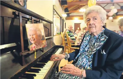  ?? Picture: Kris Miller. ?? Agnes Manzie celebratin­g her 100th birthday at Seaton Grove Care Home in Arbroath.