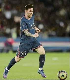  ?? FOTO: GETTY ?? Messi, antes de retirarse con molestias frente al Lille