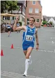  ?? Foto: Friedel ?? Andreas Beck gewann souverän den Wertinger Stadtlauf.