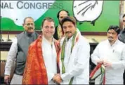  ?? HT PHOTO ?? GV Surya Kiran with Congress president Rahul Gandhi.