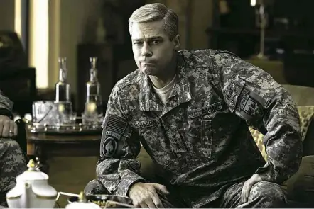  ?? François Duhamel/Divulgação ?? Brad Pitt em cena de ‘War Machine’, filme produzido por ele e pela Netflix que estreia nesta sexta no serviço de streaming