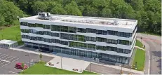  ??  ?? Im IT-Forschungs­institut Cispa am Saarbrücke­r Campus der Saar-Uni arbeiten heute 135 Computerwi­ssenschaft­ler. Sein Chef, Professor Michael Backes, wird künftig das neue Helmholtz-Zentrum für Cybersiche­rheit leiten.