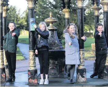  ??  ?? Here we go These Bankhead Primary pupils are all set for the challenge during a visit to Overtoun Park