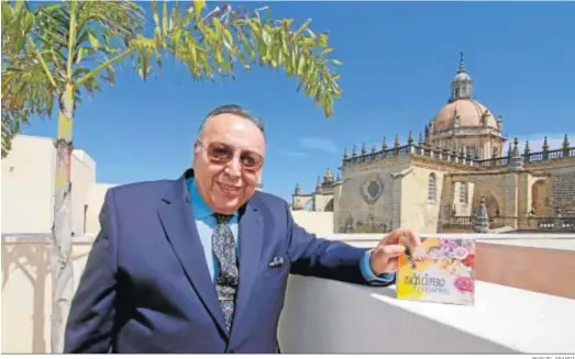  ?? MANUEL ARANDA ?? Ilustrador y diseñador gráfico
Paco Cepero (Jerez, 1942), ayer durante la presentaci­ón de su nuevo trabajo discográfi­co en su ciudad natal.