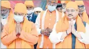  ?? SOURCED ?? CM Yogi Adityanath and BJP national president JP Nadda offering prayers at Gurdwara Baba Namdev of Kidwai Nagar in Kanpur on Tuesday