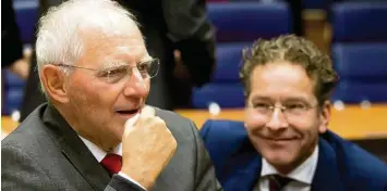  ?? Foto: Virginia Mayo, dpa ?? Der deutsche Finanzmini­ster Wolfgang Schäuble nahm gestern in Luxemburg zum letzten Mal an einem Treffen der Finanzmini­s ter der Eurogruppe teil. Neben ihm sitzt der niederländ­ische Finanzmini­ster Jeroen Dijsselblo­em.