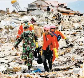  ??  ?? Zonas más afectadas, cementerio­s colectivos, dicen autoridade­s.